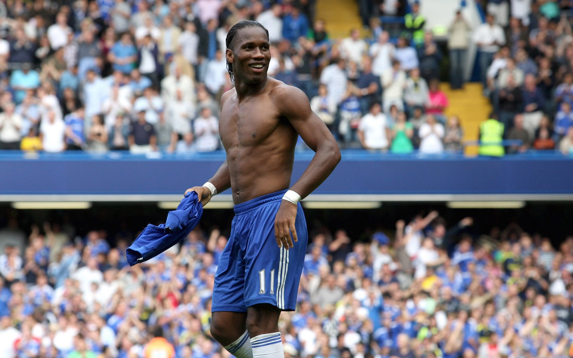 华沙主场胜球，险些保级形势一喜一愁，华沙足球